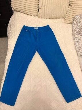Women’s Guess Blue Jeans - Classic Straight Fit